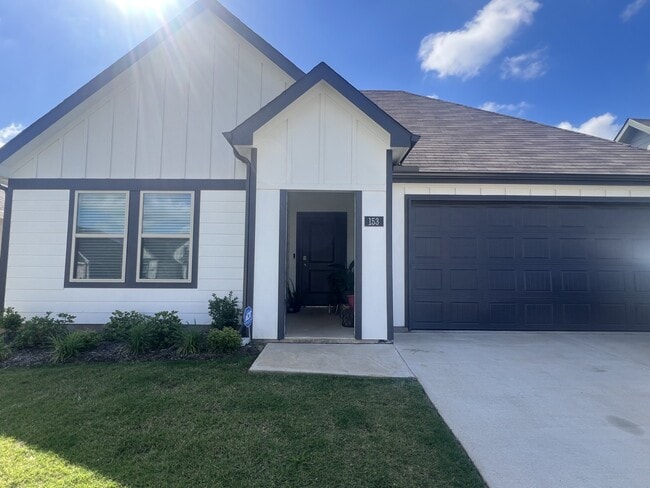 Foto del edificio - 153 Lacy Ln