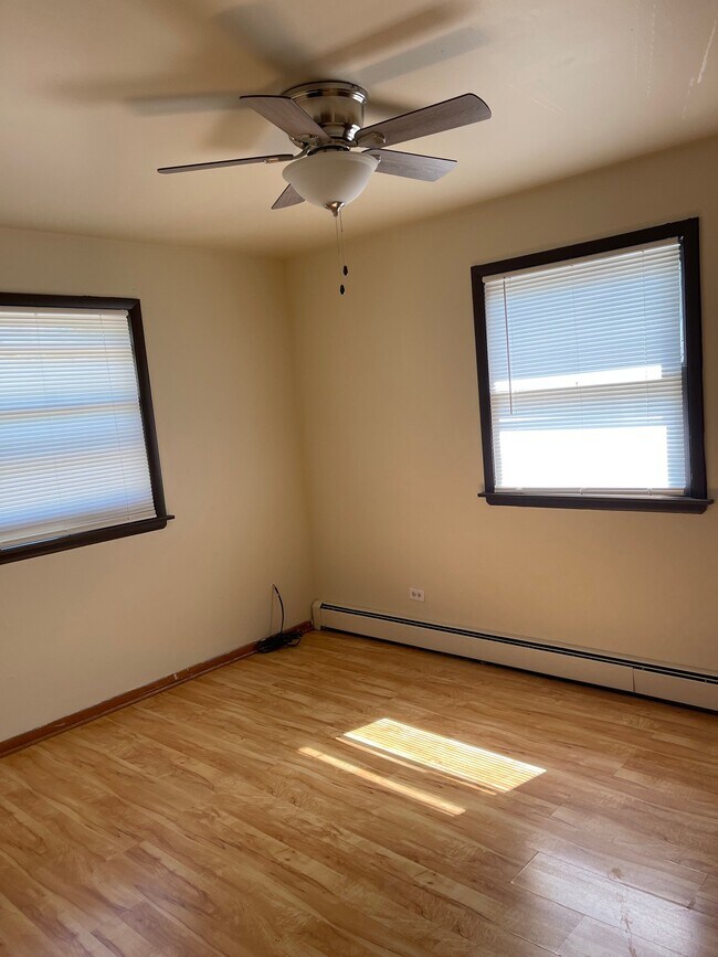 Foto del edificio - 2204 W 123rd St