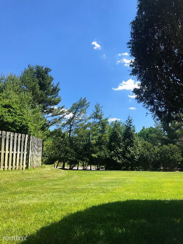 Building Photo - 2903 Stonehedge Rd