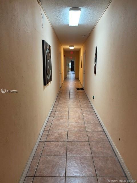 Building Photo - 9024 Collins Ave