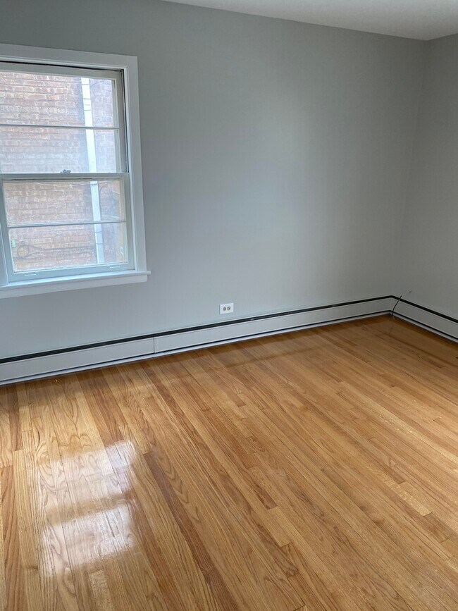Building Photo - 3741 W 59th St