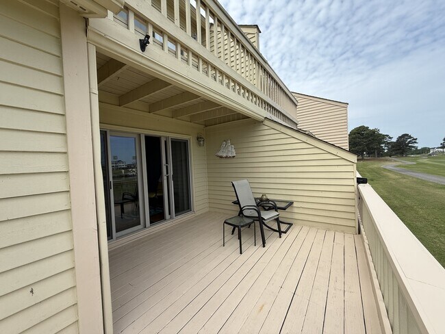Foto del edificio - 4016 Fairway Lakes Dr