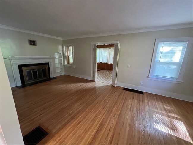 Building Photo - 425 Highland Ave