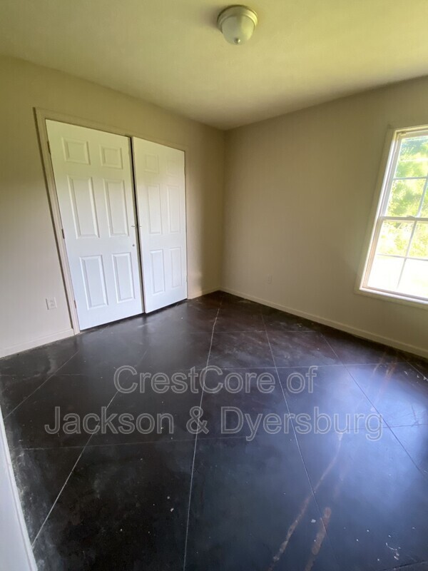 Primary Photo - 404 E Johnson St