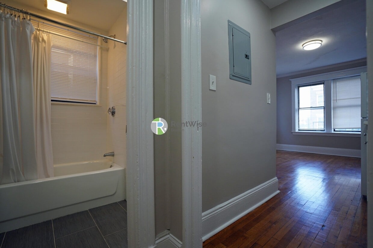Primary Photo - 50 Park Vale Ave