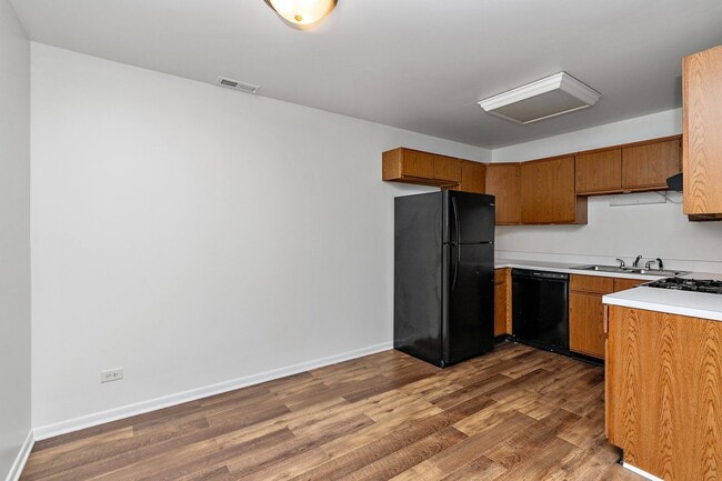 Building Photo - 1555 Perry Ct