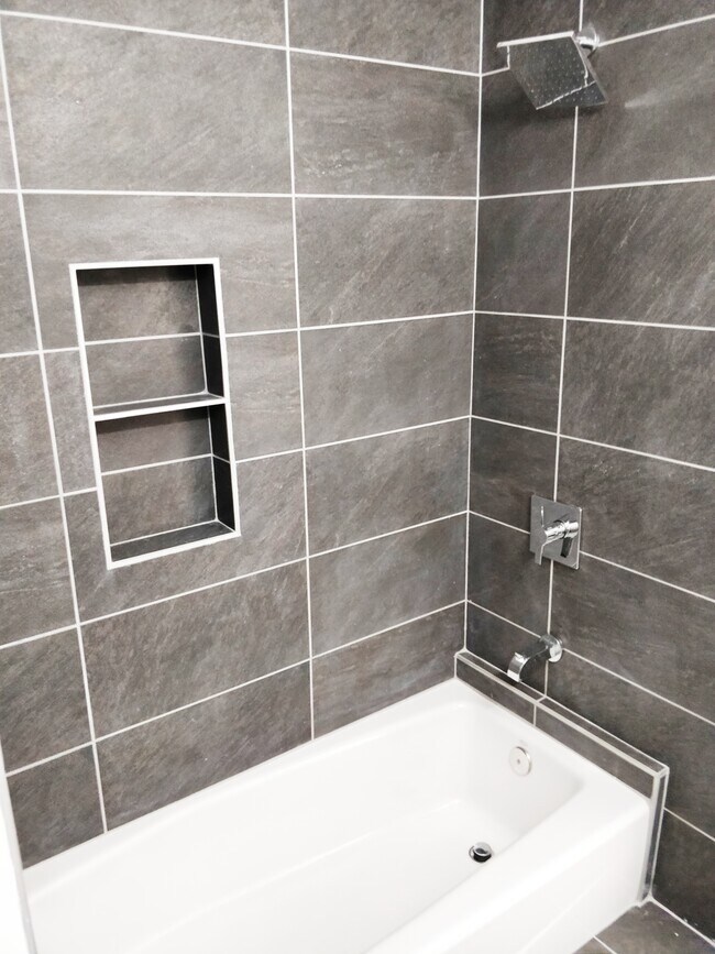 Foto del edificio - 2955 W 8th St
