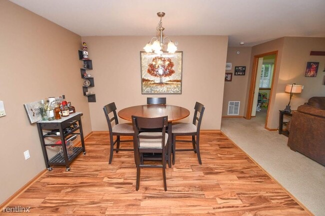 Building Photo - 2 br, 2 bath Condo - 520 Windstone Drive 112