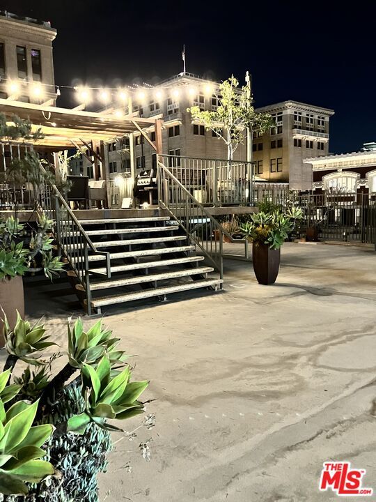 Foto del edificio - 711 S Olive St