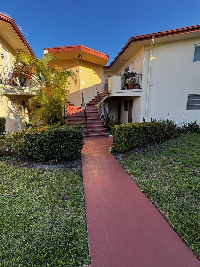Building Photo - 1601 NE Miami Gardens Dr
