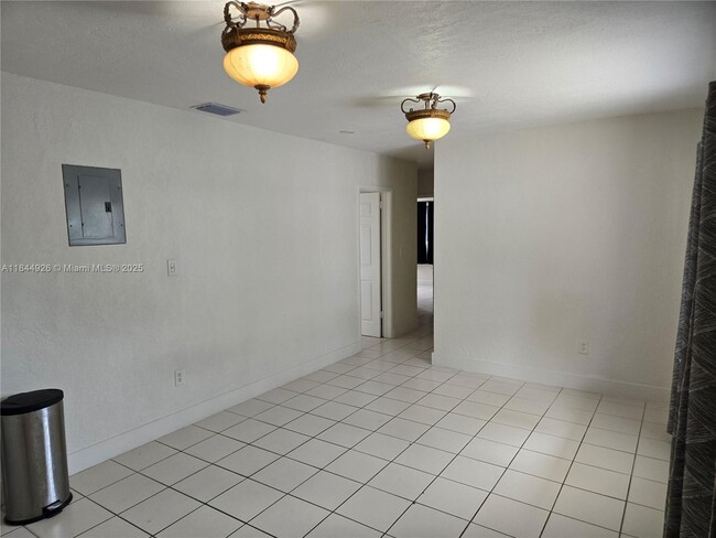 Building Photo - 7785 SW 36th St