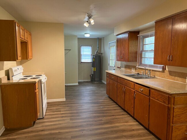 Foto del edificio - Coming soon 3x1 with a great backyard.