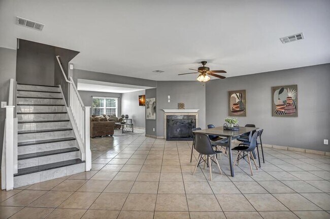 Building Photo - 612 House Wren Loop