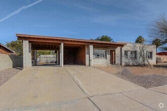 Building Photo - 2328 W Las Lomitas