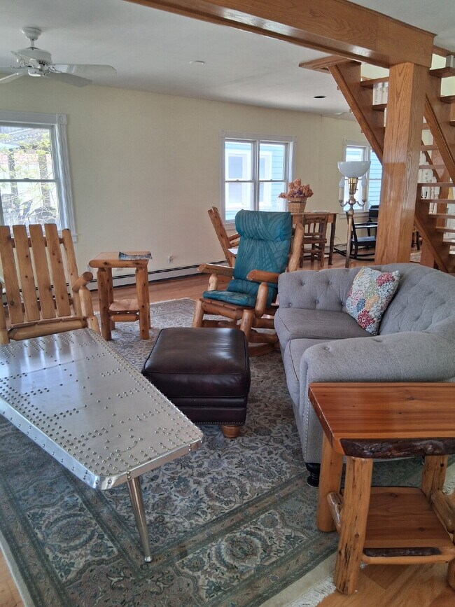 Building Photo - Furnished 5-Bedroom Waterfront House on Lake Erie in Sunset Bay