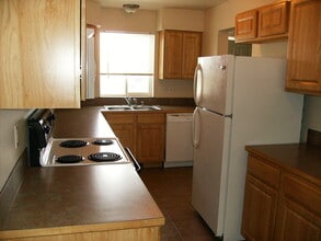 Building Photo - 1709 W Fern Dr