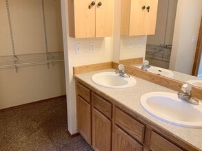 Building Photo - 127 Cohosset Dr