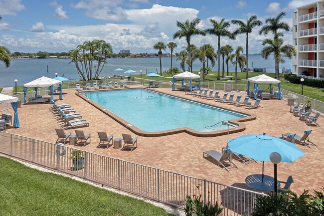 Photo - Waters Pointe Apartments