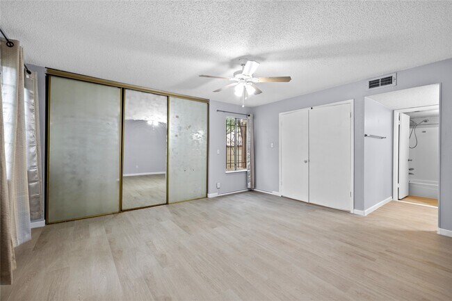 Foto del edificio - 12528 Wellington Park Dr