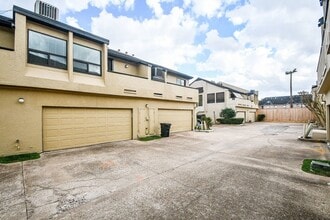 Building Photo - 1116 Bering Dr