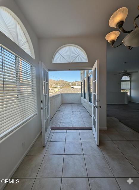 Foto del edificio - 165 S Santa Rosa St