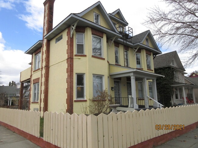 1122-24 S Walnut Street - 1122 S Walnut St