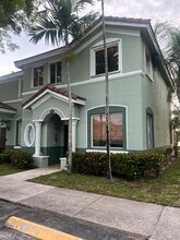 Building Photo - 2606 SE 15th Pl