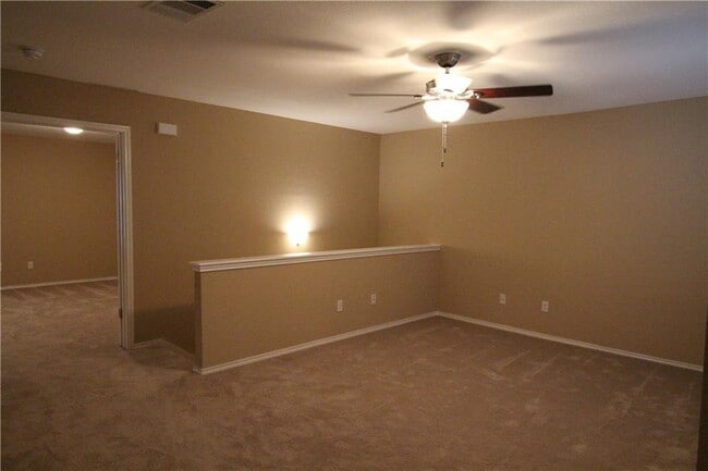 Building Photo - 207 Sunny Brook Dr