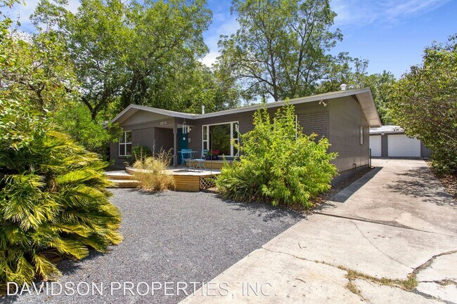 Foto del edificio - 2 br, 2 bath House - 2010 Edgehill Dr.