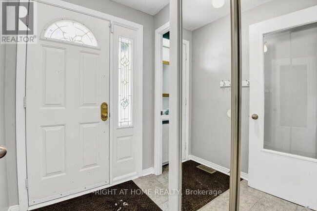 Building Photo - 52 Ventnor Way