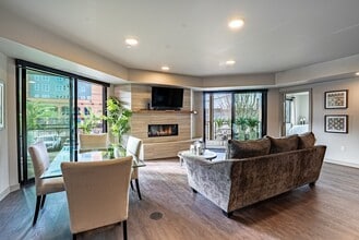 Building Photo - 727 E Front Ave