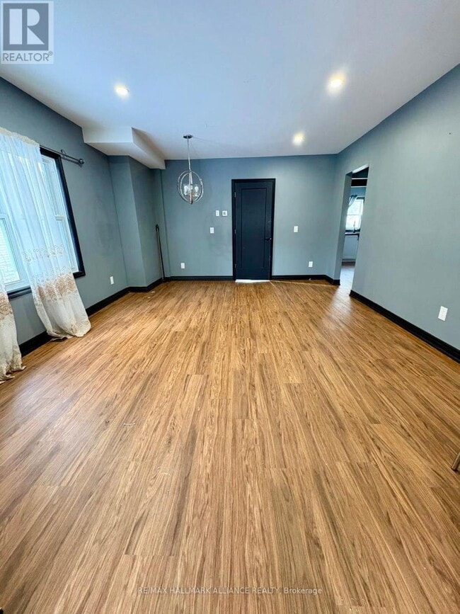 Photo du bâtiment - 5815 Dorchester Rd