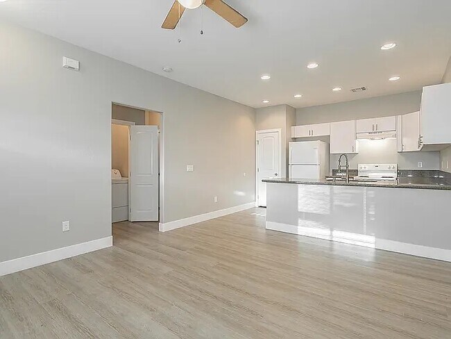 Foto del edificio - 1681 S Dandelion St