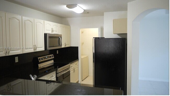 SO FLO Real Estate Group 10640 SW 6th Street Pembroke Pines - 10640 SW 6th St