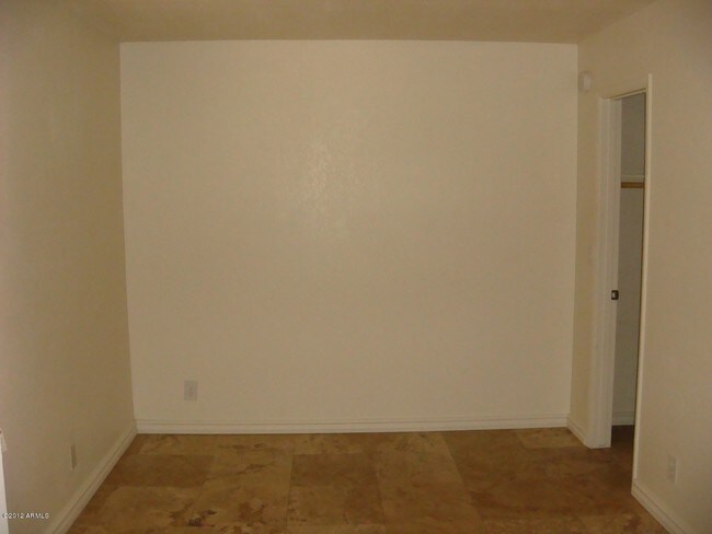 Foto del edificio - 4050 E Cactus Rd