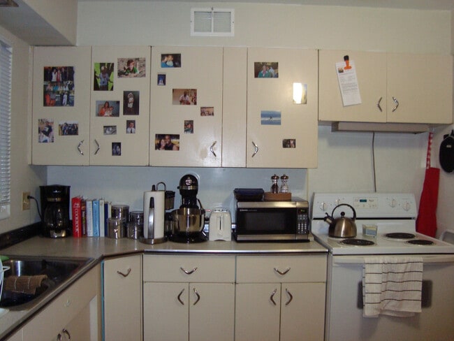 Building Photo - 702 Robinwood Lane