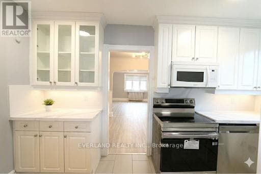 Photo du bâtiment - 1753 Bayview Ave