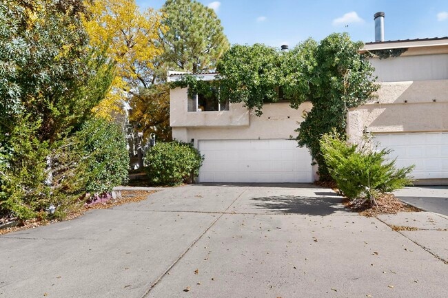 Foto del edificio - 5528 Overlook Dr NE