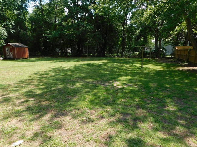 Building Photo - 306 Horseshoe Dr