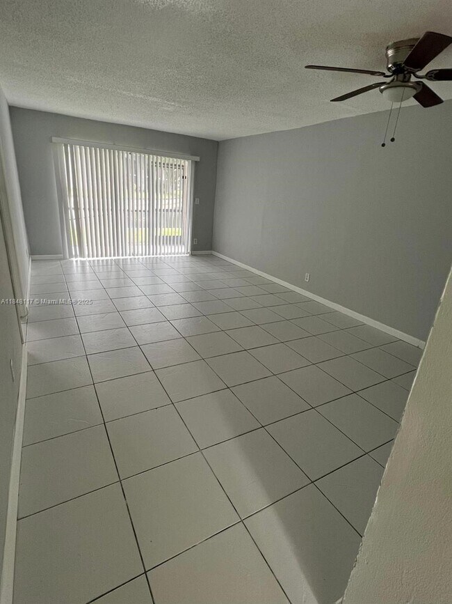 Building Photo - 7925 S Colony Cir
