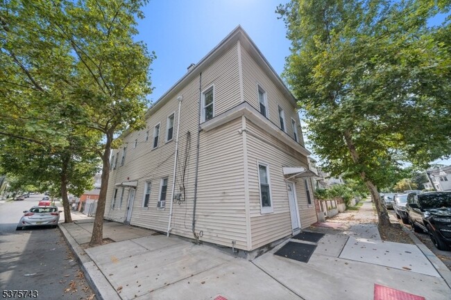 Photo - 385 Highland Ave Apartment