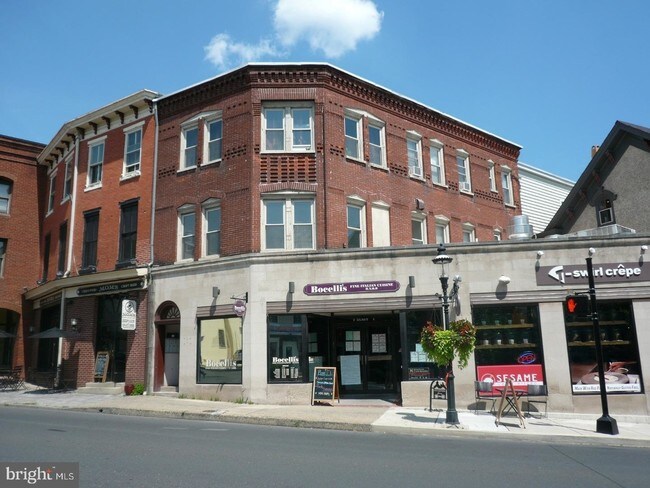 Building Photo - 33 N Main St