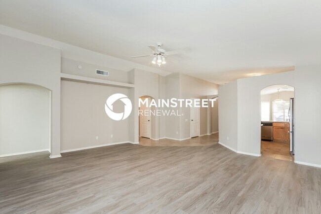 Building Photo - 3 Bedroom Pet-Friendly Home in Phoenix, AZ with Main Street Renewal