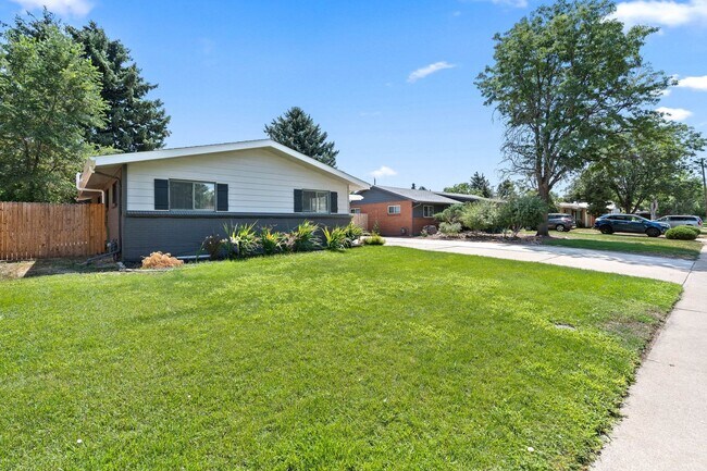 Building Photo - Beautiful Home in Southeast Denver
