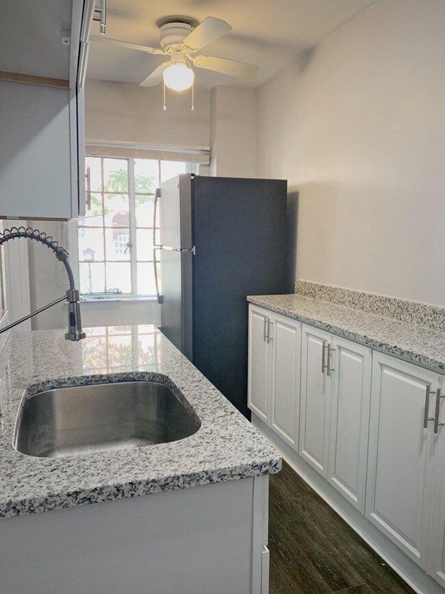 Foto del edificio - 6650 Chestnut St