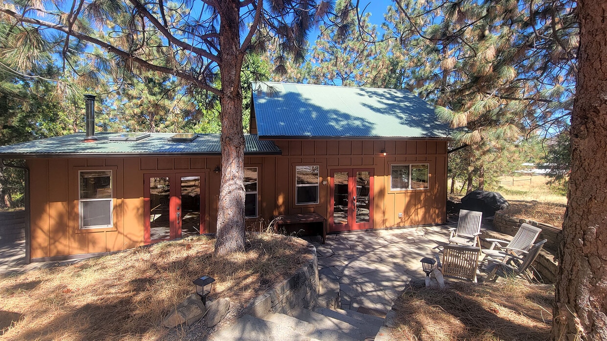 999 Holton Rd, Talent, OR 97540 House Rental in Talent, OR