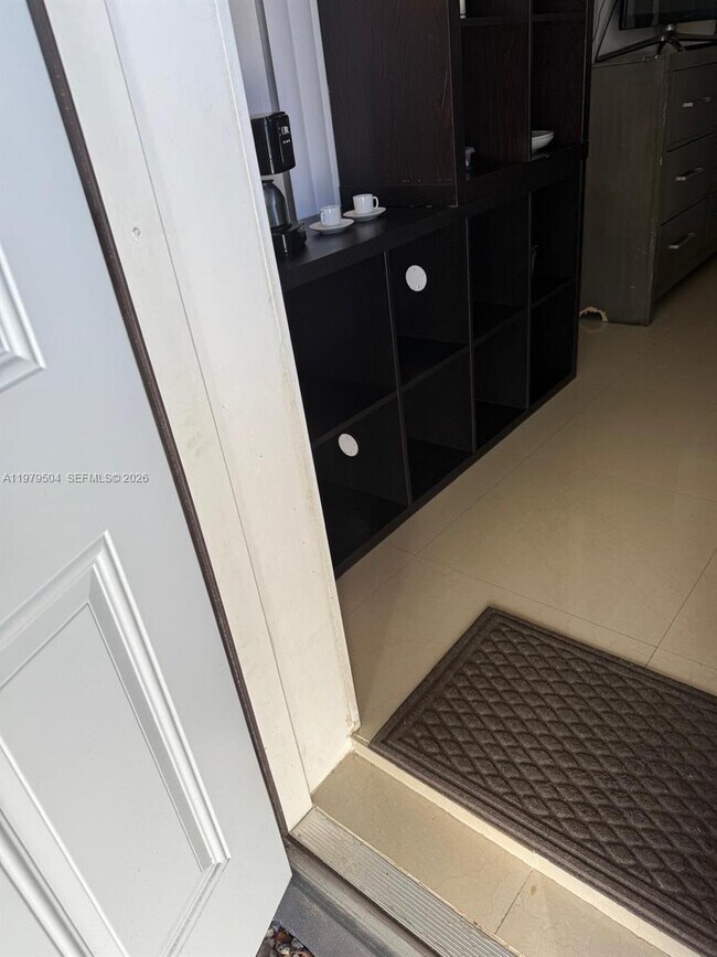 Foto del edificio - 2030 NE 185th Terrace