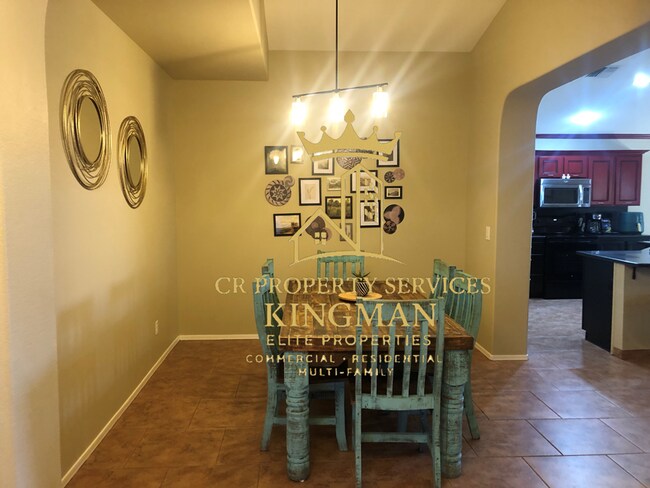 Foto del edificio - Spacious 3-Bedroom Home with Private Backyard Retreat – Fully Furnished & Utilities Included