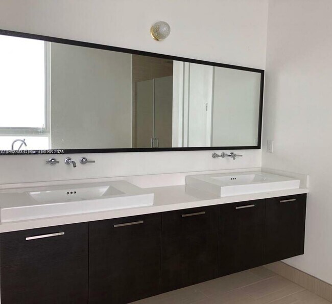 Foto del edificio - 9131 NW 33rd St