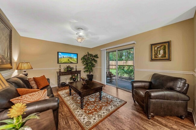 Building Photo - The Park at Marbella